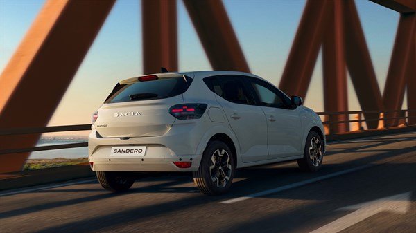 Robust rear end - Dacia Sandero