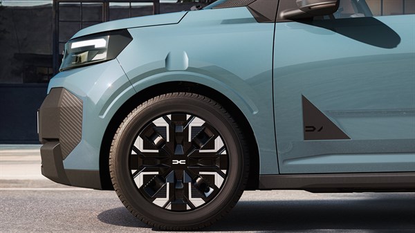 new Dacia Spring - 16'' two-tone wheel covers